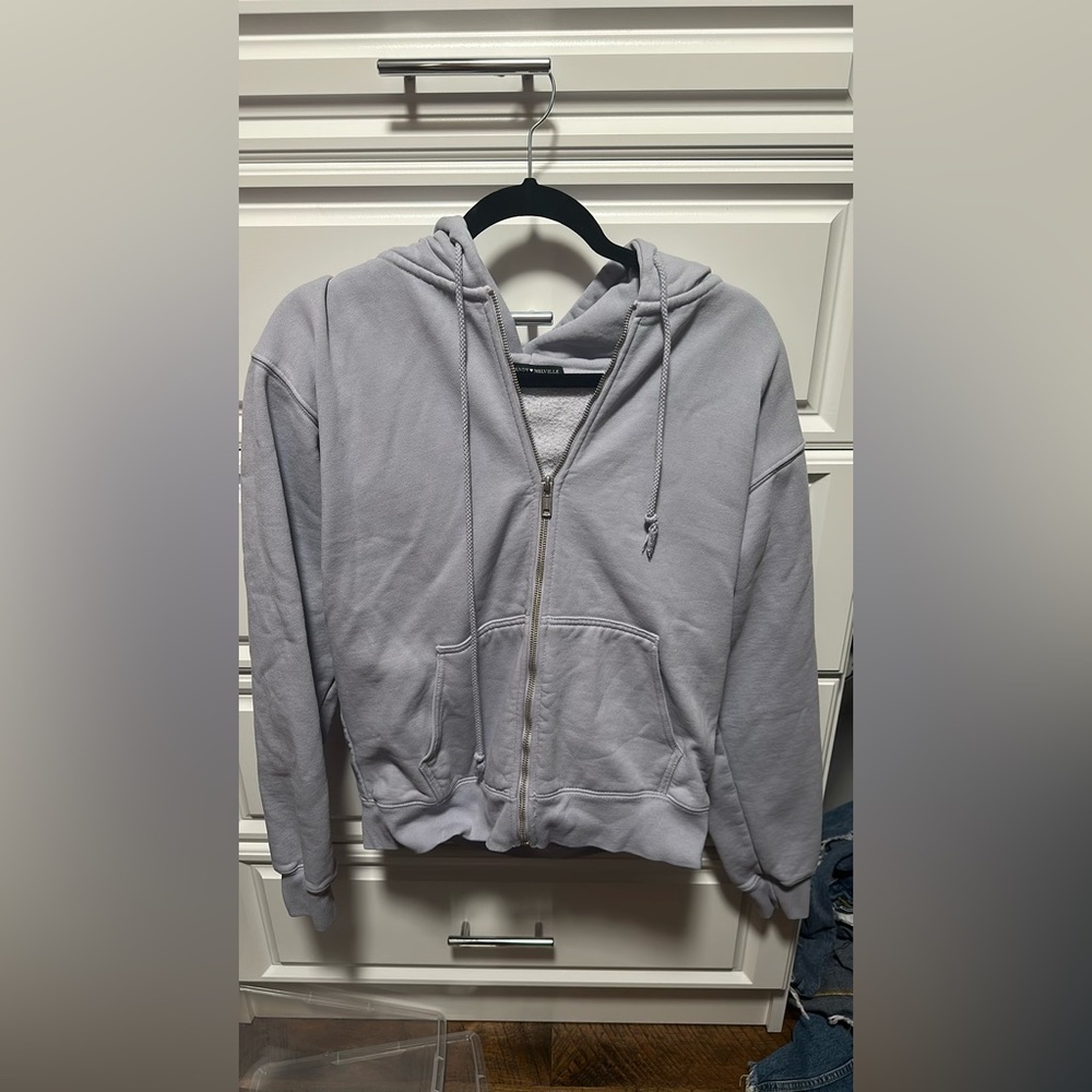 Brandy Melville Zip up